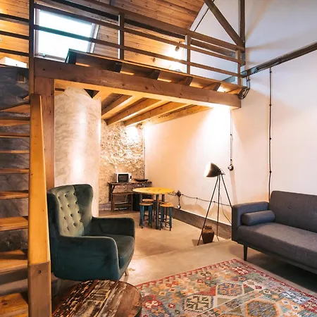 Terra Lodge *